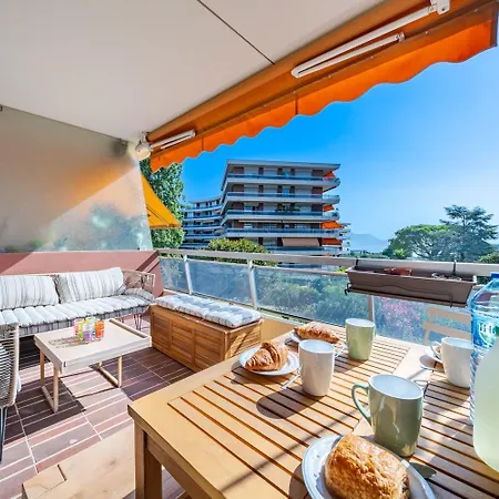 Superbe 2 Pieces Clim Et Parking Appartamento